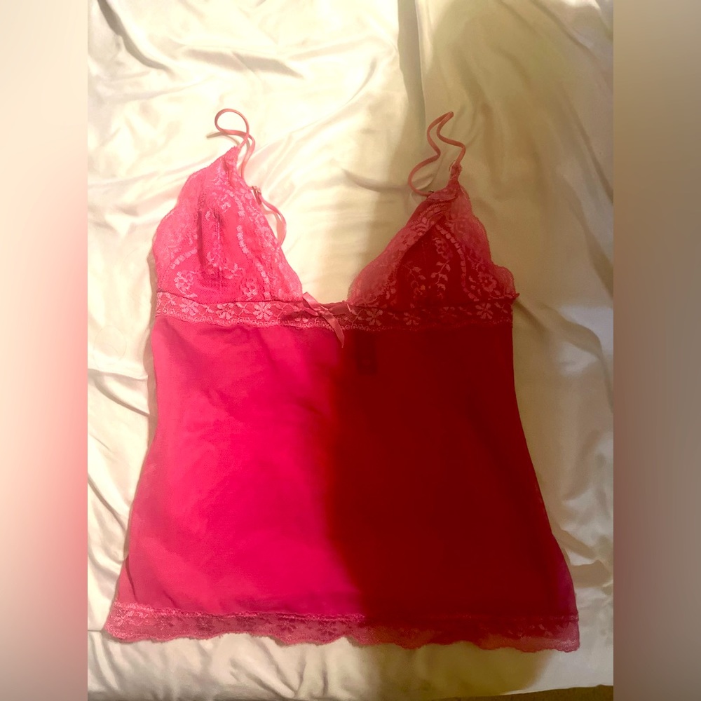 Pink tank to or nighttime top